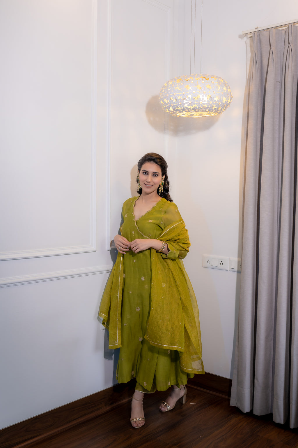Front Full view of Saaz Olive Festive Suit Set.