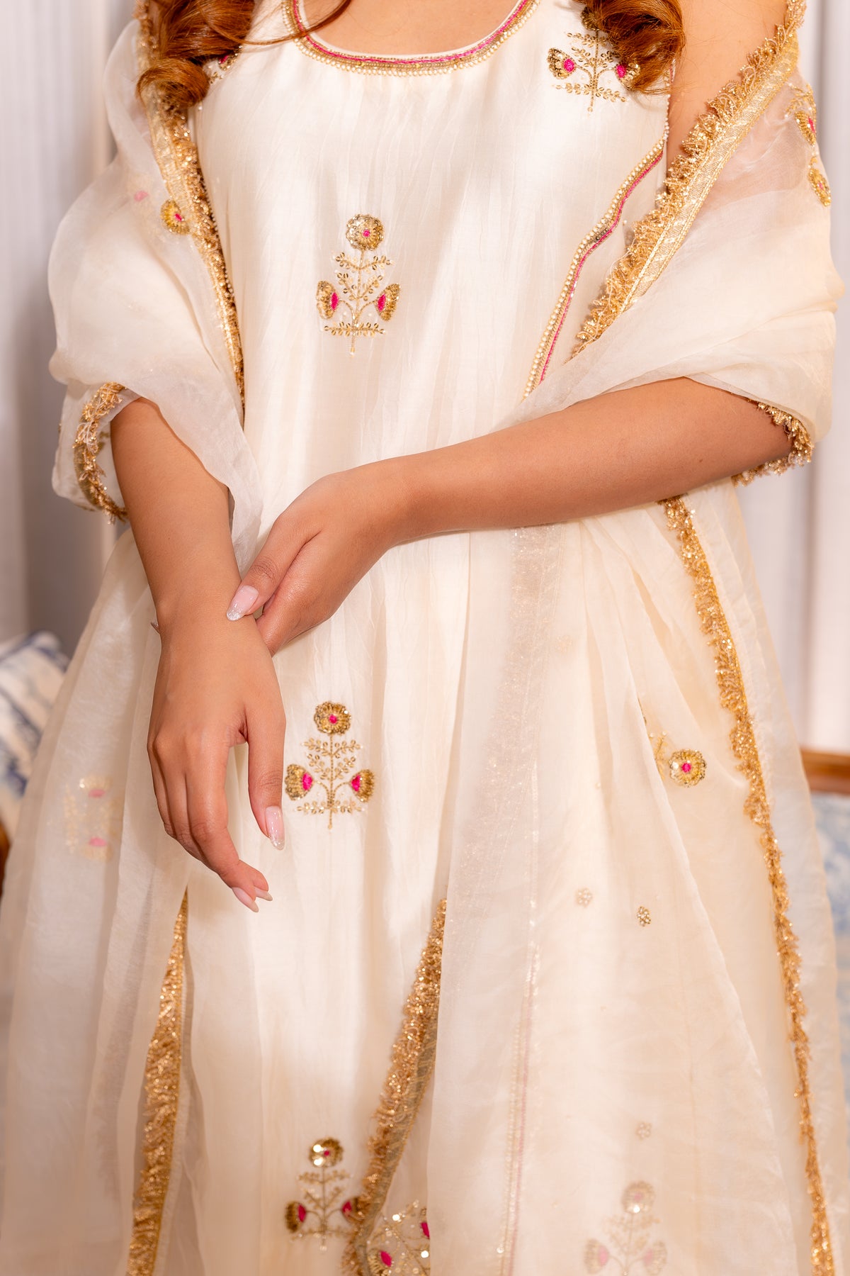 close up of shayra ivory kurta set.